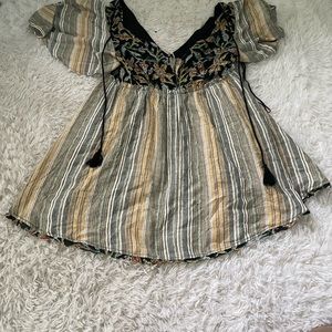 Super cute BOHO free people top size Medium